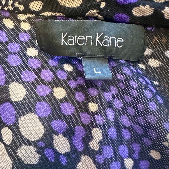 Karen Kane Sheer Top Size L
Purple, Black & Beige w/ Wrap Front
Shirred at Side - Picture 4 of 4